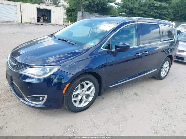 2C4RC1EG8JR167059 2018 CHRYSLER PACIFICA - Image 2