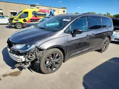 2C4RC1EG8JR168261 2018 CHRYSLER PACIFICA