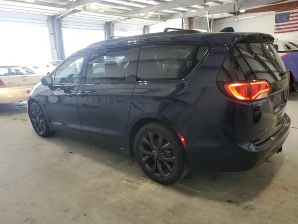 2C4RC1EG8JR204353 2018 CHRYSLER PACIFICA - Image 2