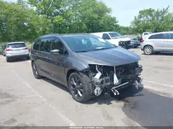 2C4RC1EG8JR228653 2018 CHRYSLER PACIFICA