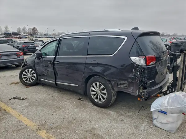 2C4RC1EG8JR235392 2018 CHRYSLER PACIFICA - Image 2