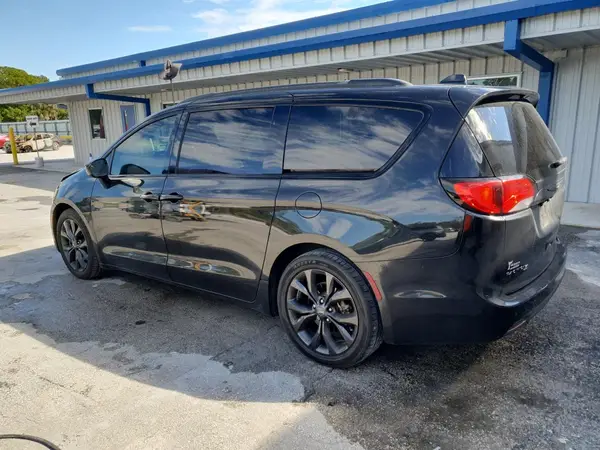 2C4RC1EG8JR252578 2018 CHRYSLER PACIFICA - Image 2