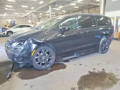 2C4RC1EG8JR263631 2018 CHRYSLER PACIFICA