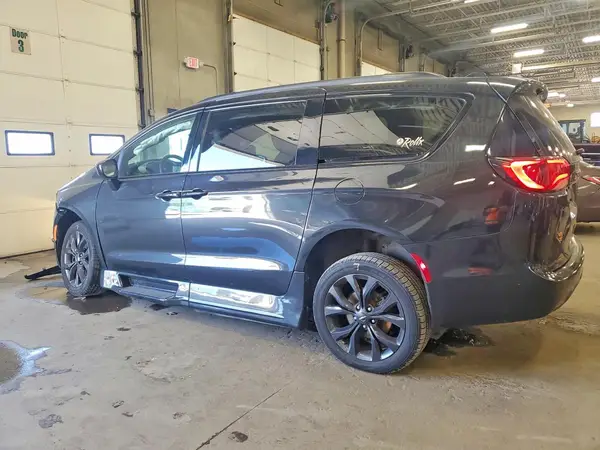 2C4RC1EG8JR263631 2018 CHRYSLER PACIFICA - Image 2