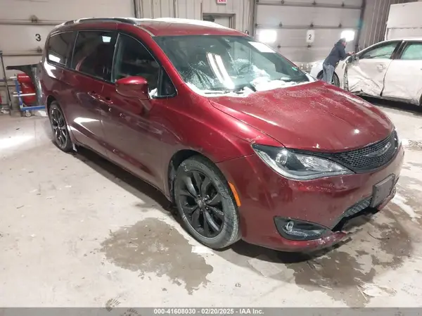 2C4RC1EG8JR310625 2018 CHRYSLER PACIFICA - Image 1