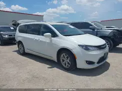 2C4RC1EG8JR310799 2018 CHRYSLER PACIFICA