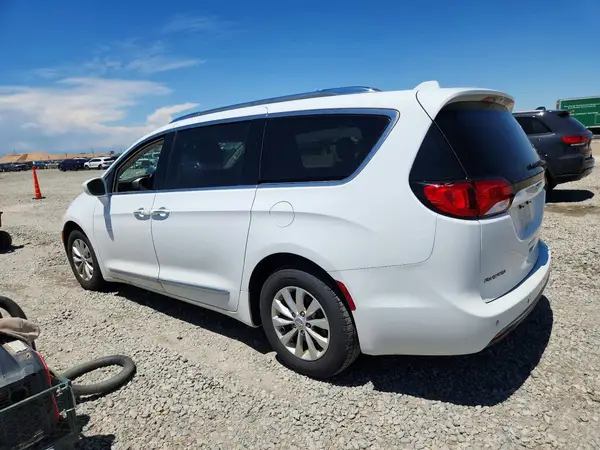 2C4RC1EG8JR315064 2018 CHRYSLER PACIFICA - Image 2