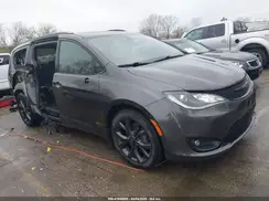 2C4RC1EG8JR321821 2018 CHRYSLER PACIFICA