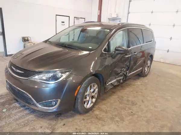 2C4RC1EG8KR525164 2019 CHRYSLER PACIFICA - Image 2