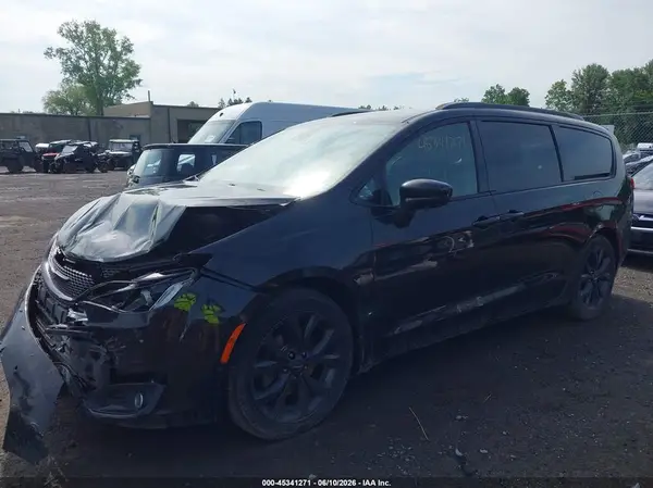 2C4RC1EG8KR588815 2019 CHRYSLER PACIFICA - Image 2