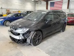 2C4RC1EG8KR609890 2019 CHRYSLER PACIFICA