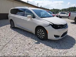 2C4RC1EG8KR627998 2019 CHRYSLER PACIFICA