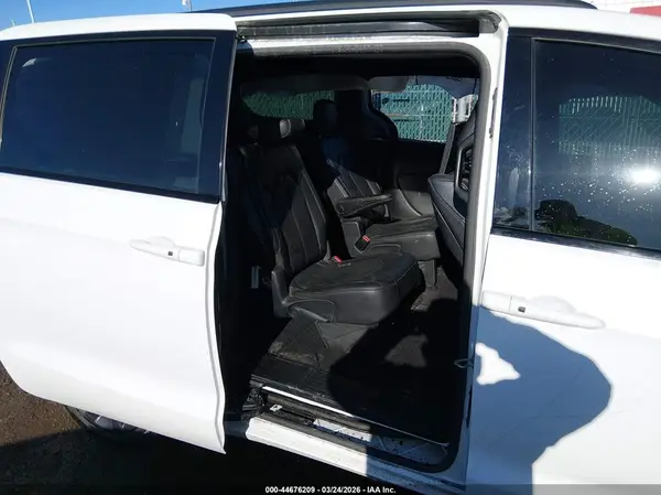 2C4RC1EG8KR638919 2019 CHRYSLER PACIFICA - Image 8