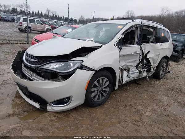 2C4RC1EG8LR109360 2020 CHRYSLER PACIFICA - Image 2