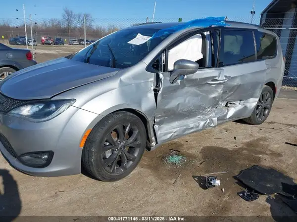 2C4RC1EG8LR118477 2020 CHRYSLER PACIFICA - Image 2