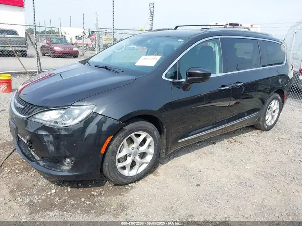 2C4RC1EG9HR541236 2017 CHRYSLER PACIFICA - Image 2