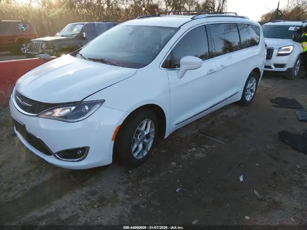 2C4RC1EG9HR543701 2017 CHRYSLER PACIFICA - Image 2