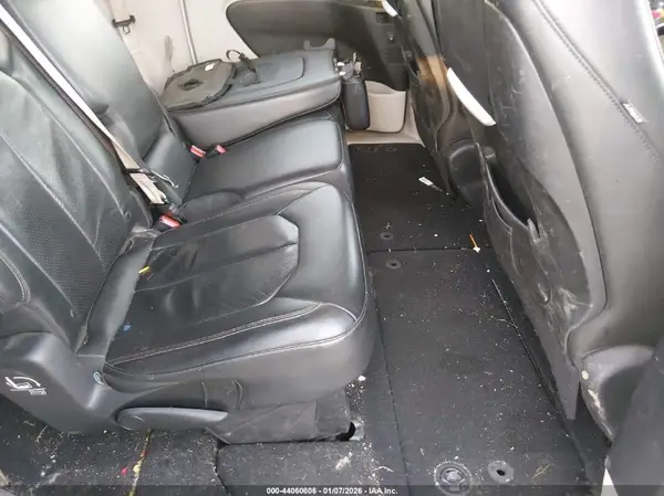 2C4RC1EG9HR543701 2017 CHRYSLER PACIFICA - Image 8
