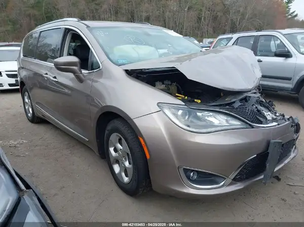 2C4RC1EG9HR560014 2017 CHRYSLER PACIFICA - Image 1