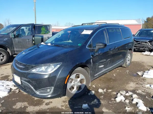 2C4RC1EG9HR560174 2017 CHRYSLER PACIFICA - Image 2
