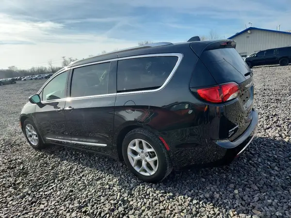 2C4RC1EG9HR577783 2017 CHRYSLER PACIFICA - Image 2