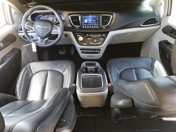 2C4RC1EG9HR584894 2017 CHRYSLER PACIFICA - Image 8