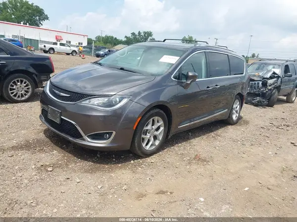 2C4RC1EG9HR591375 2017 CHRYSLER PACIFICA - Image 2
