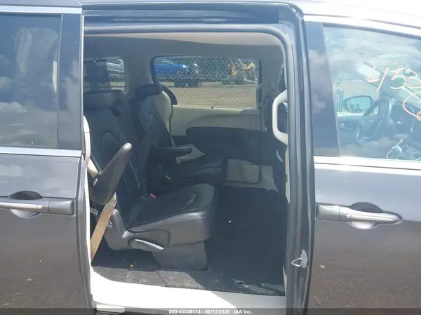 2C4RC1EG9HR591375 2017 CHRYSLER PACIFICA - Image 8