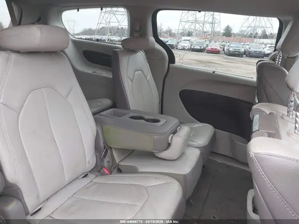 2C4RC1EG9HR611527 2017 CHRYSLER PACIFICA - Image 8