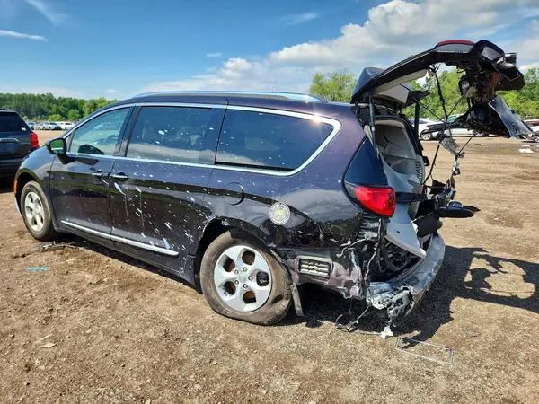 2C4RC1EG9HR627940 2017 CHRYSLER PACIFICA - Image 2