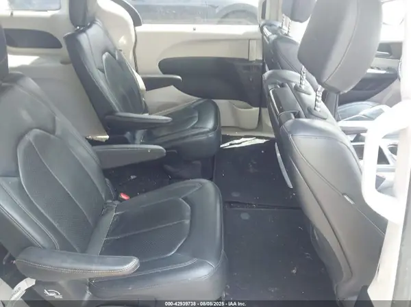 2C4RC1EG9HR635469 2017 CHRYSLER PACIFICA - Image 8