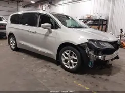 2C4RC1EG9HR635715 2017 CHRYSLER PACIFICA