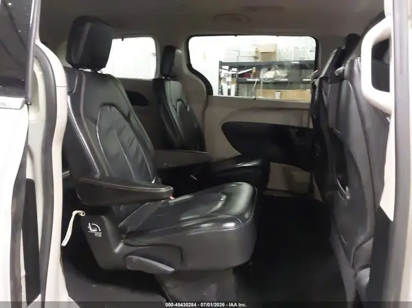 2C4RC1EG9HR635715 2017 CHRYSLER PACIFICA - Image 8