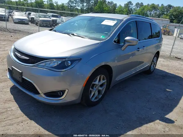 2C4RC1EG9HR652899 2017 CHRYSLER PACIFICA - Image 2