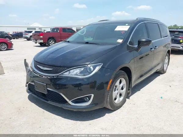 2C4RC1EG9HR683988 2017 CHRYSLER PACIFICA - Image 2