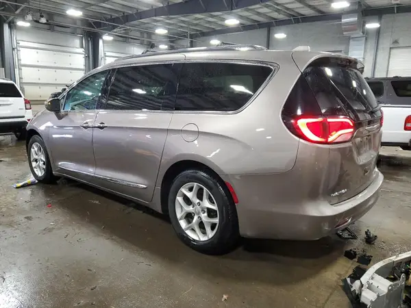 2C4RC1EG9HR684039 2017 CHRYSLER PACIFICA - Image 2