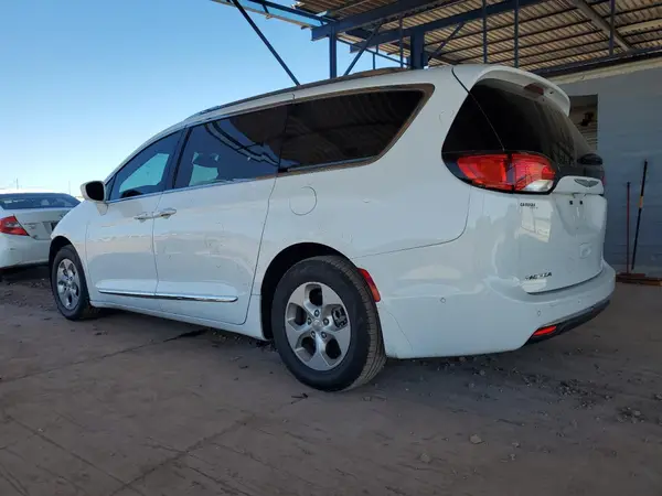 2C4RC1EG9HR703348 2017 CHRYSLER PACIFICA - Image 2