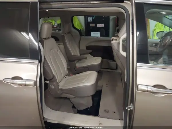 2C4RC1EG9HR721378 2017 CHRYSLER PACIFICA - Image 8