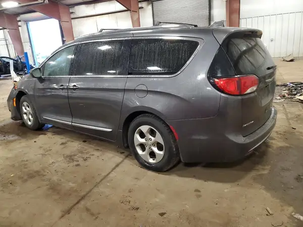 2C4RC1EG9HR736060 2017 CHRYSLER PACIFICA - Image 2