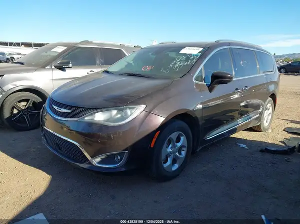 2C4RC1EG9HR764179 2017 CHRYSLER PACIFICA - Image 2