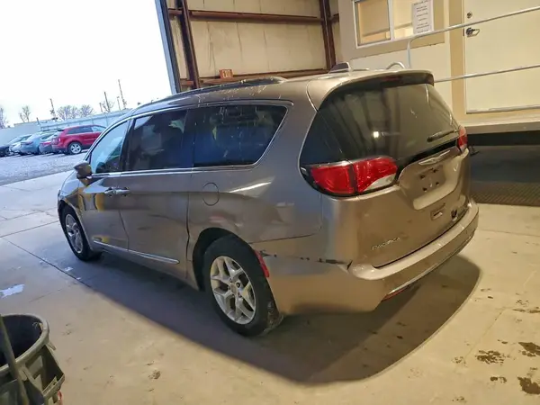 2C4RC1EG9HR788661 2017 CHRYSLER PACIFICA - Image 2