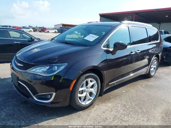 2C4RC1EG9HR805068 2017 CHRYSLER PACIFICA - Image 2