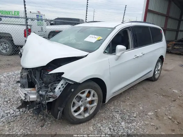 2C4RC1EG9HR826986 2017 CHRYSLER PACIFICA - Image 2