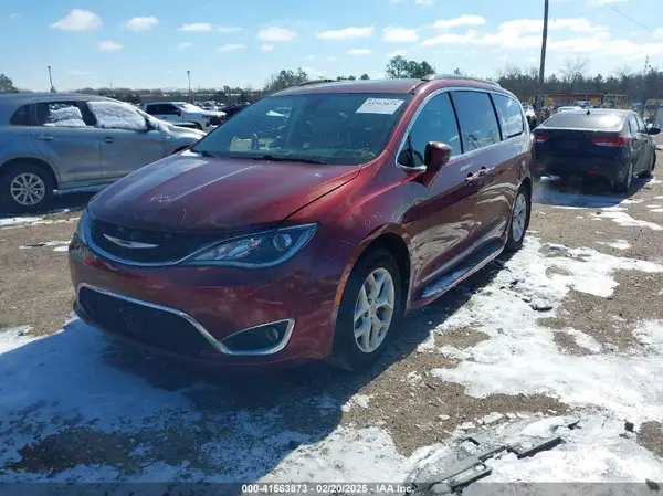 2C4RC1EG9JR100647 2018 CHRYSLER PACIFICA - Image 2