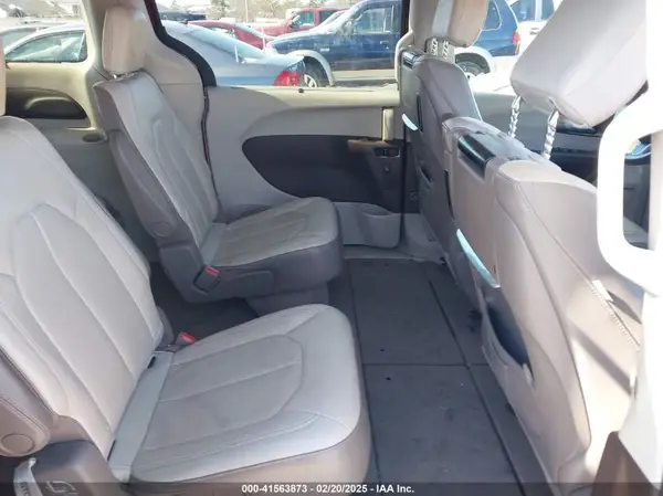 2C4RC1EG9JR100647 2018 CHRYSLER PACIFICA - Image 8