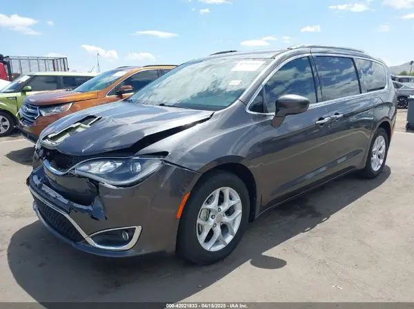 2C4RC1EG9JR104312 2018 CHRYSLER PACIFICA - Image 2