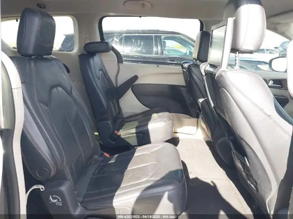 2C4RC1EG9JR104312 2018 CHRYSLER PACIFICA - Image 8