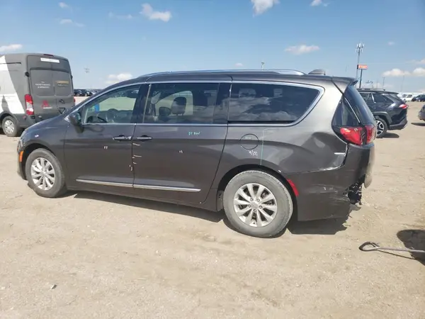 2C4RC1EG9JR108795 2018 CHRYSLER PACIFICA - Image 2