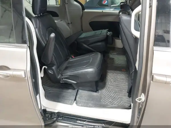 2C4RC1EG9JR111549 2018 CHRYSLER PACIFICA - Image 8
