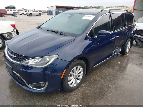 2C4RC1EG9JR112958 2018 CHRYSLER PACIFICA - Image 2